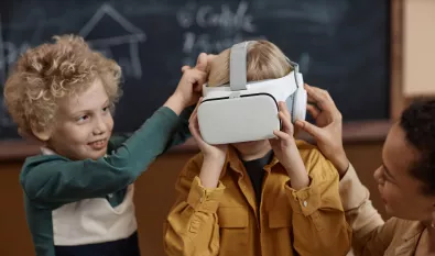 Dzieci w goglach VR