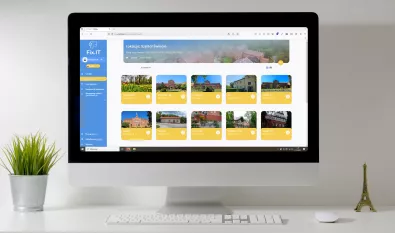 monitor ze zdjęciem strony internetowej fix.IT lokalizacja