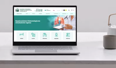 Laptop ze stroną główną Kujawsko-Pomorskiego Centrum Pulmonologii